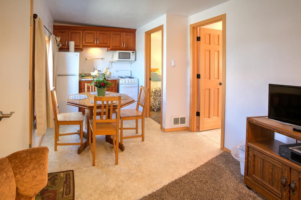 Westerly Motel Ocean Shores Room photo